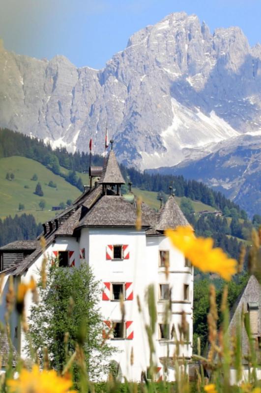 Schloss Muenichau 라이스베이키츠부헬 외부 사진