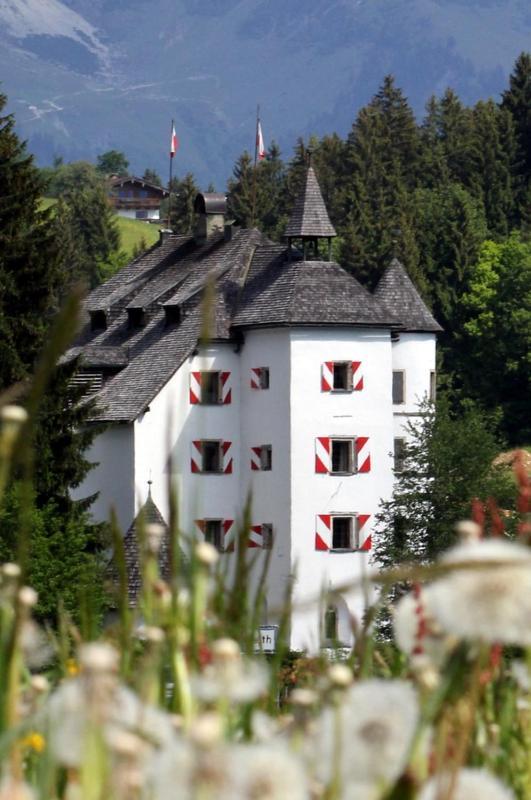 Schloss Muenichau 라이스베이키츠부헬 외부 사진