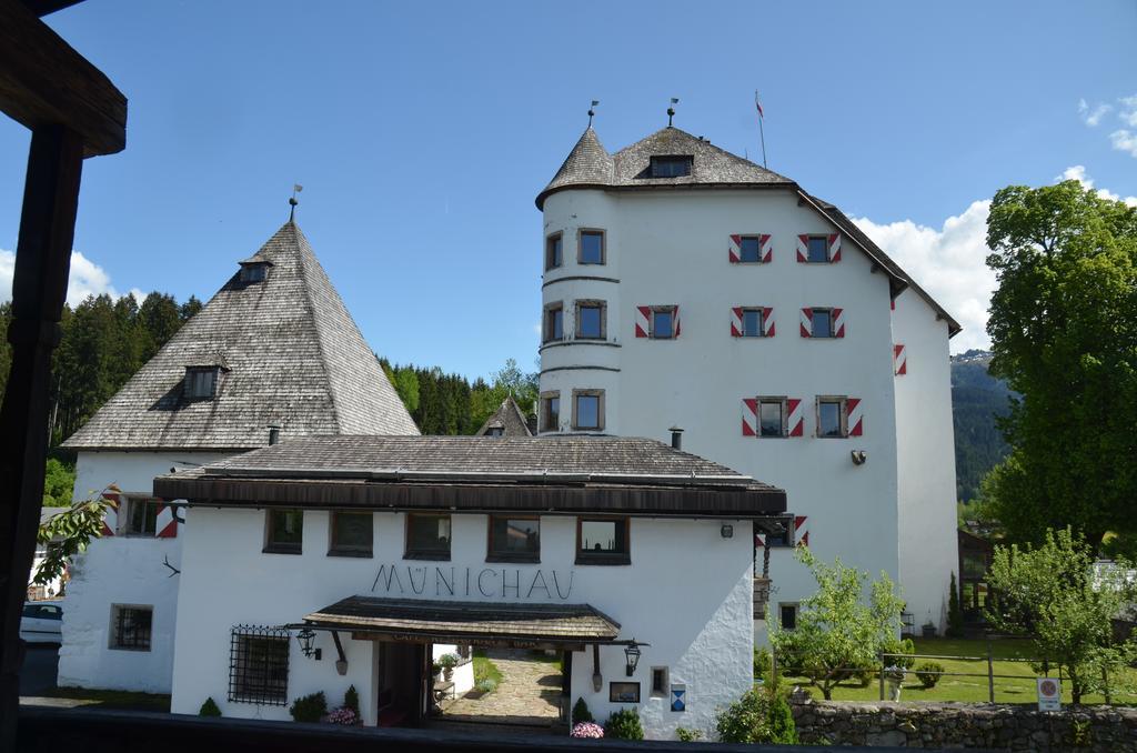 Schloss Muenichau 라이스베이키츠부헬 외부 사진