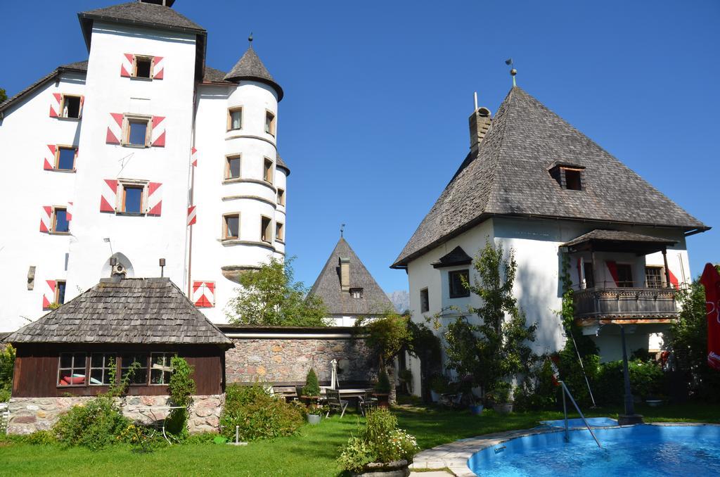 Schloss Muenichau 라이스베이키츠부헬 외부 사진
